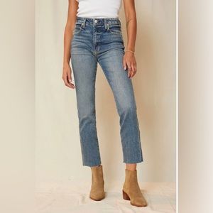 Amo Chloe Crop in Kismet- size 26